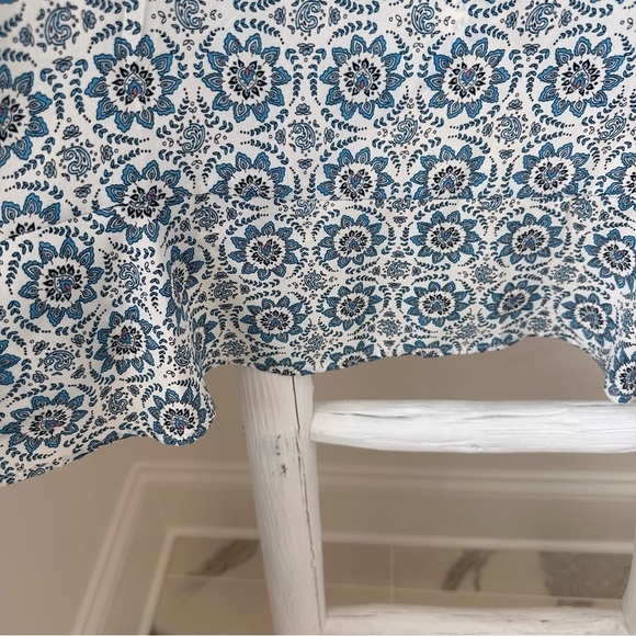 Loft Short Sleeve Medallion Design Blouse Size XS - Picture 8 of 13